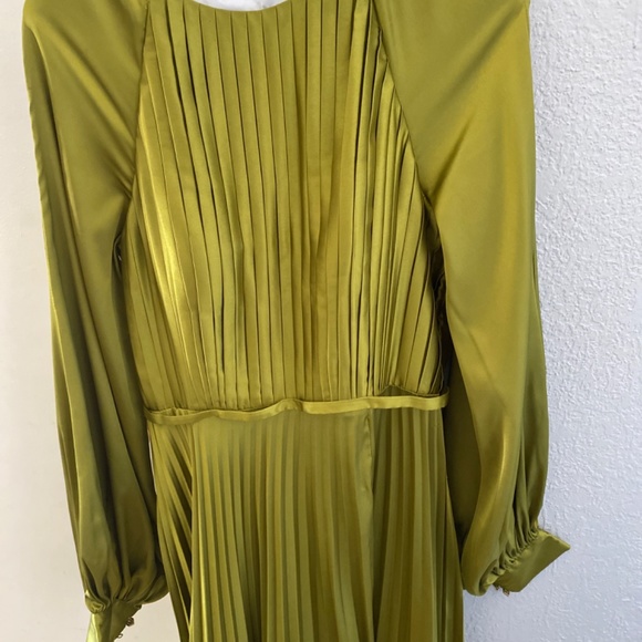 Mac Duggal dress - Picture 3 of 6